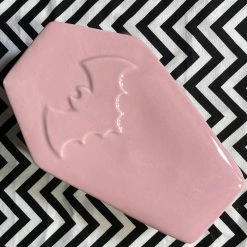 Coffin Stash Box Pink -Sourpuss shop 3355885C 163A 441F B844 0C1F3E08A90A