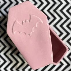 Coffin Stash Box Pink -Sourpuss shop C4A00FB9 3179 44F3 B06C 58B85B012F7A